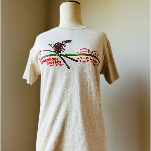 SOLD in bundle Vintage Breckenridge Ski Tee - Picture 4 of 7